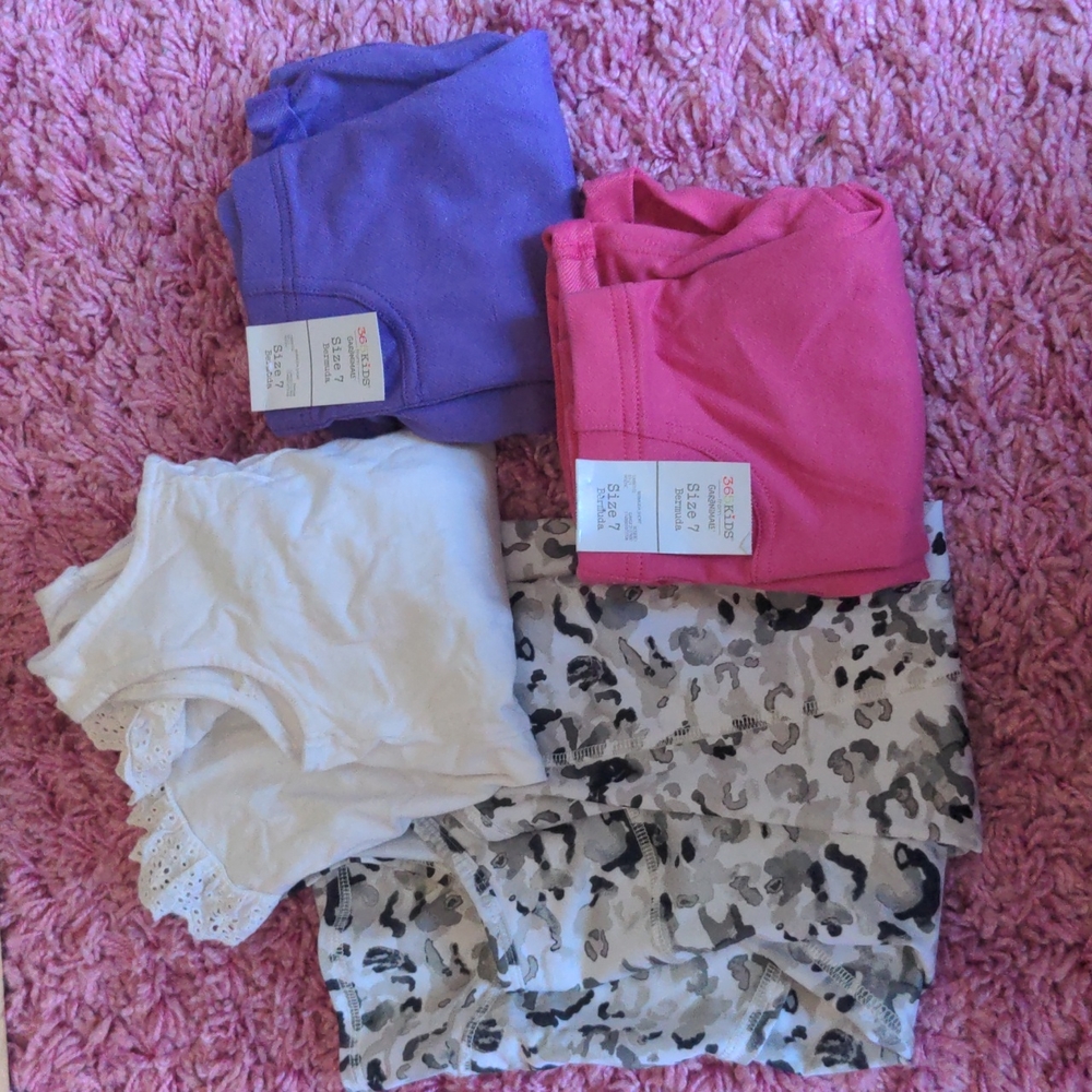 Lot of 4 items.
